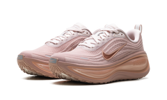Vomero Plus WMNS"Particle Pink/ Rose Gold" HV8154 601
