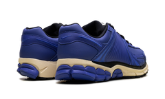 Zoom Vomero 5 "Swooshless Hyper Royal" IO4555 400