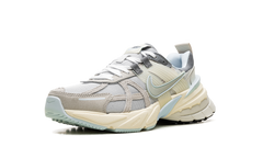 V2K Run WMNS"METALLIC PLATINUM" FZ3596 072