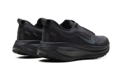 Vomero 18 Gore-Tex "Black Anthracite" HQ7001 001