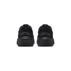 Trunner O/S 'Triple Black' (2025)