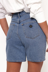 Abrand Carrie Shorts - Naomi