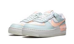 AF1 SHADO WMNS"Barely Green/ Crimson Tint" CU8591 104