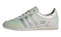 Japan WMNS "Grey One Chalk Pearl" IH1605