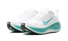 Vomero Plus WMNS"White/ Bleached Turquoise" HV8154 100