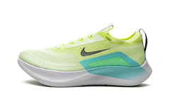 ZOOM FLY 4 MNS WMNS CT2401 700
