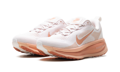 Vomero 18 WMNS"Light Soft Pink Light Madder Root Arctic Orange Madder Root" HM6804 601