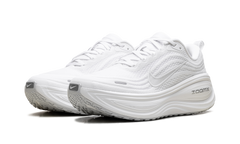 Vomero Plus WMNS"Triple White" HV8154 102