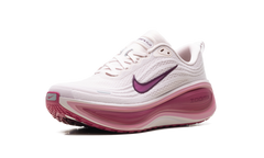 Vomero Plus Wmns"Red" HV8154 602